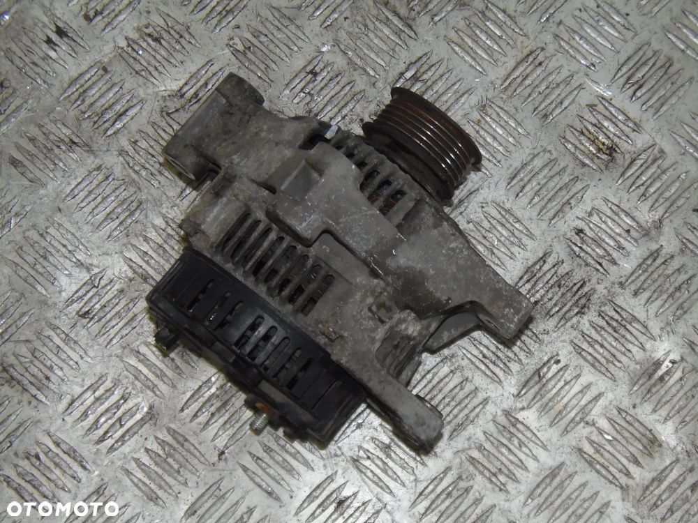 RENAULT LAGUNA I ALTERNATOR 2541809A - 1