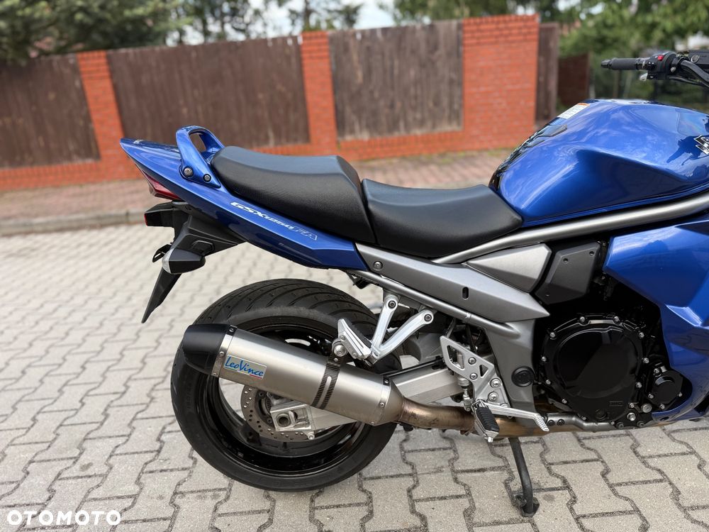 Suzuki GSX - 7