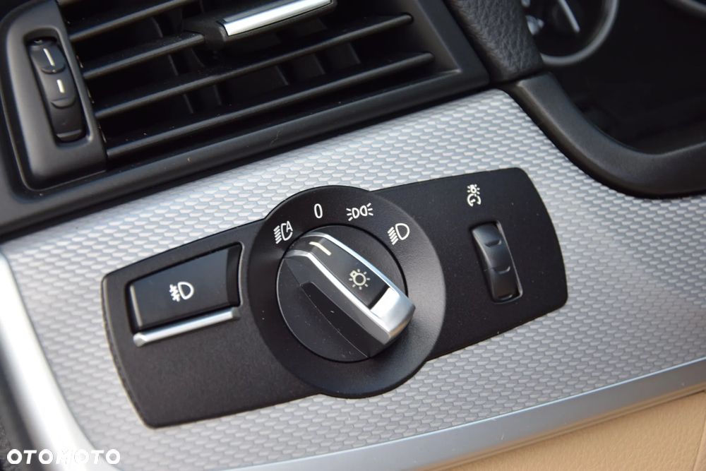 BMW Seria 5 535i Sport-Aut - 30
