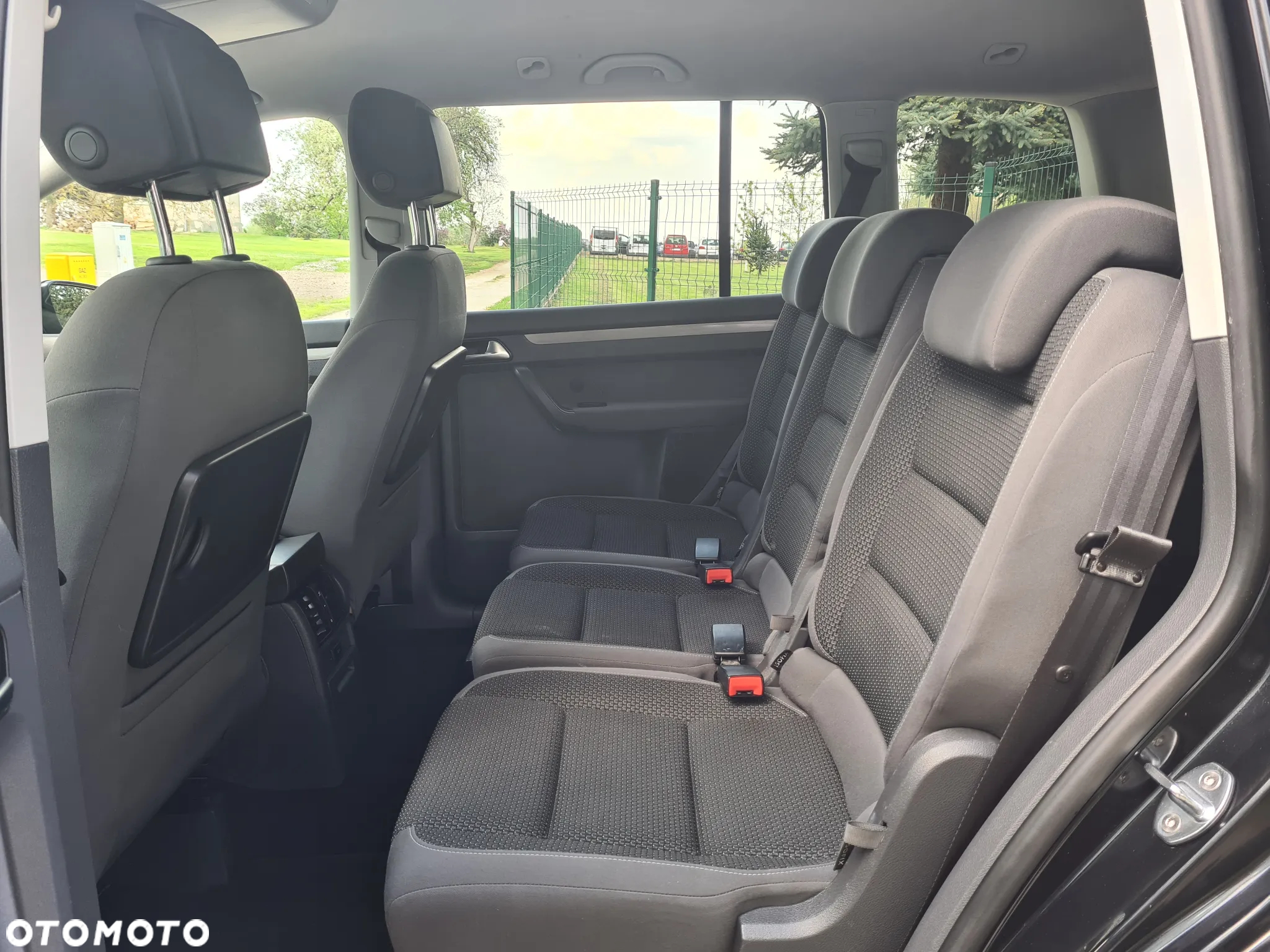 Volkswagen Touran - 5