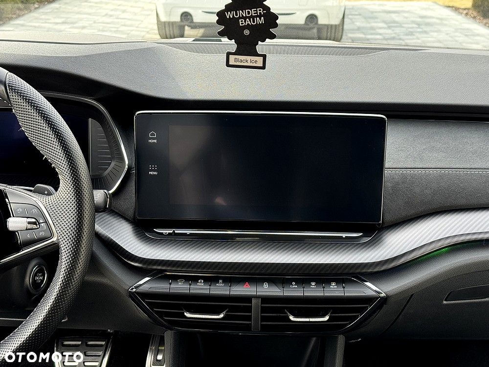 Skoda Octavia 2.0 TDI DSG RS Plus - 25