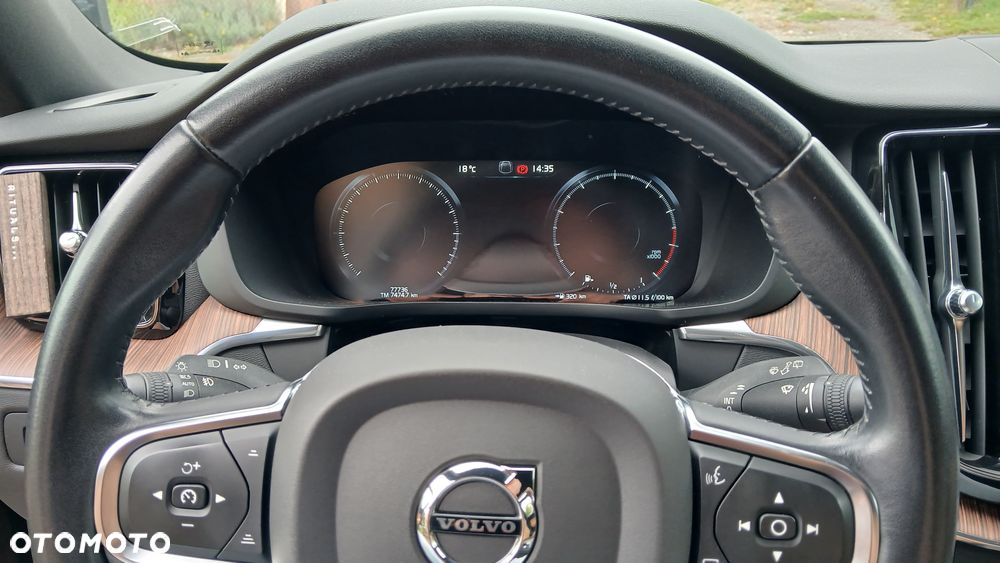 Volvo XC 60 T4 Momentum Pro - 19