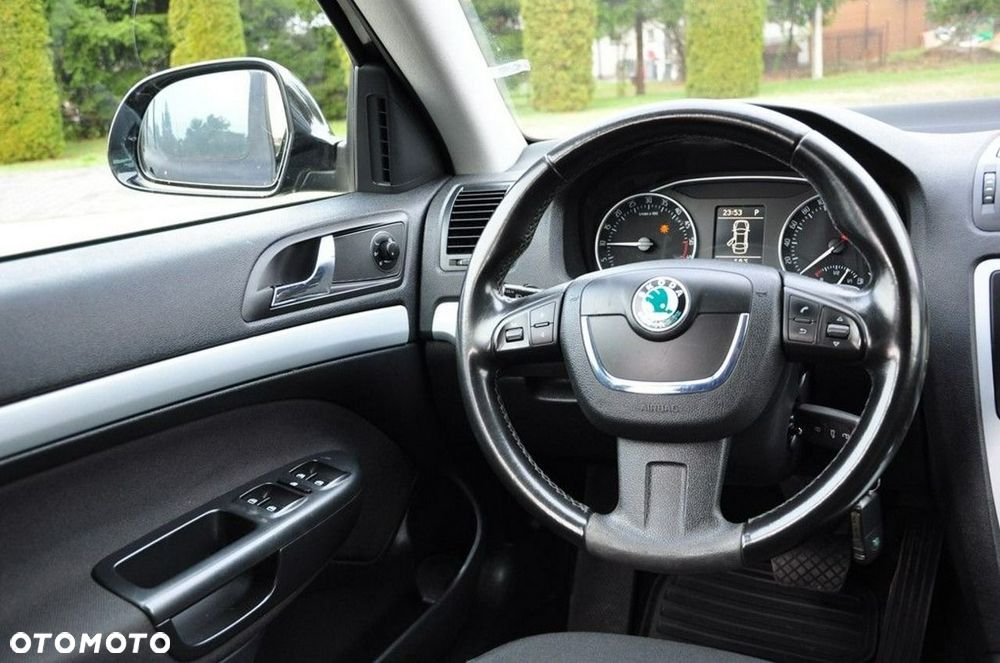Skoda Octavia 1.6 TDI DPF DSG Elegance - 32