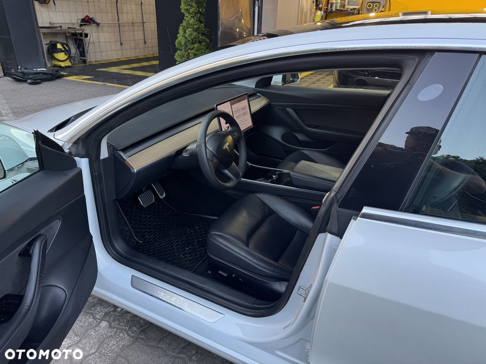 Tesla Model 3 Standard Range Plus - 8