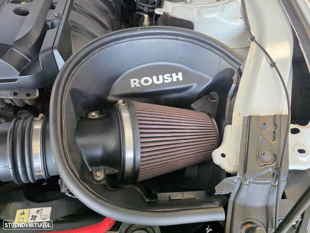 Ford Mustang 2.3i EcoBoost - 32