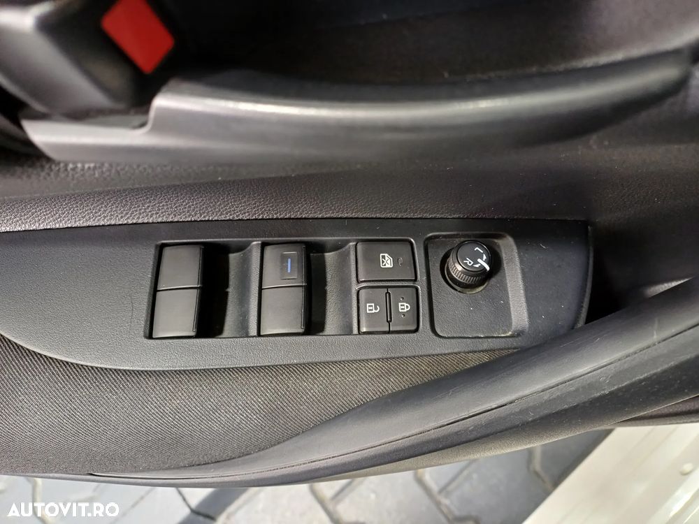 Toyota Corolla 1.8 HSD Active - 6