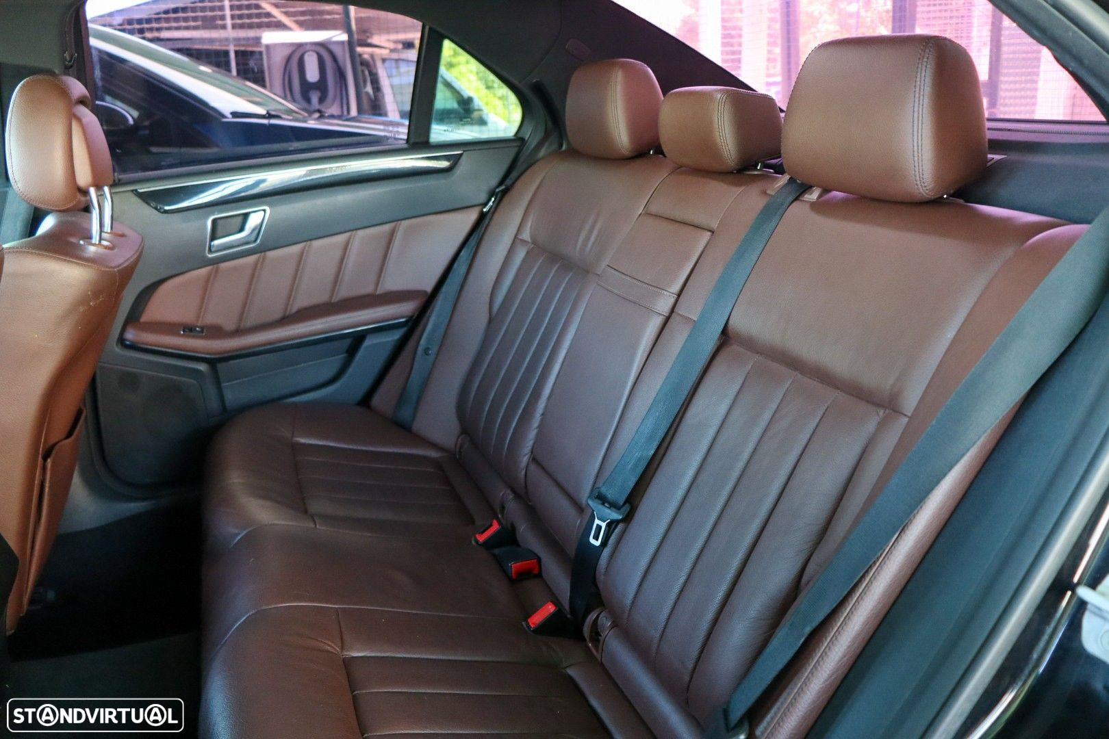 Mercedes-Benz E 300 Bluetec Hybrid Avantgarde - 10