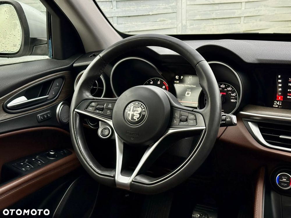 Alfa Romeo Stelvio 2.0 Turbo 16V AT8-Q4 Veloce Ti - 7