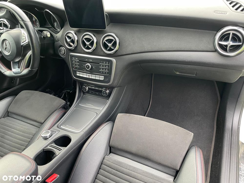 Mercedes-Benz GLA 200 7G-DCT AMG Line - 9