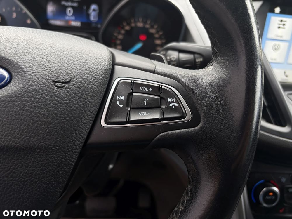 Ford Kuga 2.0 TDCi 2x4 Titanium - 24
