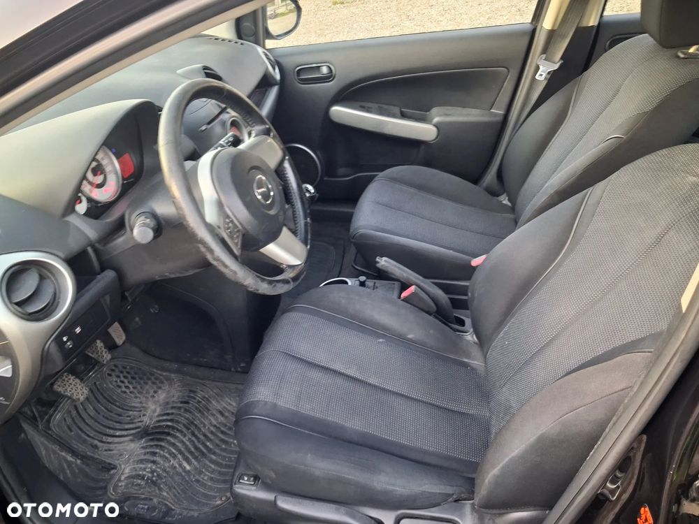 Mazda 2 - 8