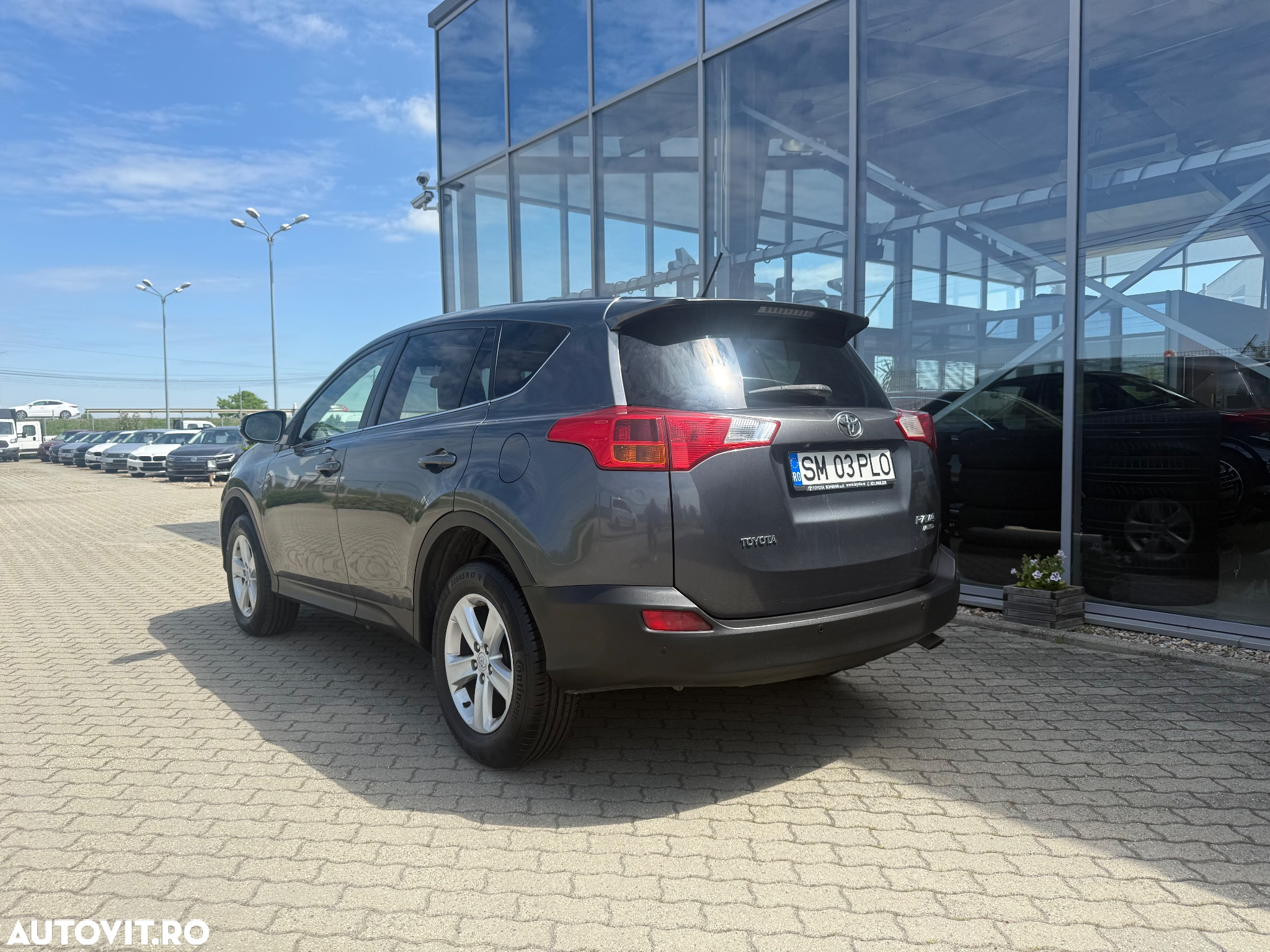 Toyota RAV4 2.2 D-4CAT 4WD Aut Luxury - 4