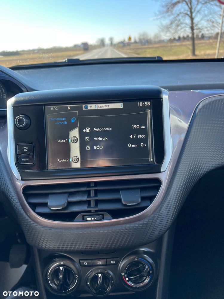 Peugeot 2008 PureTech 82 Urban Move - 12