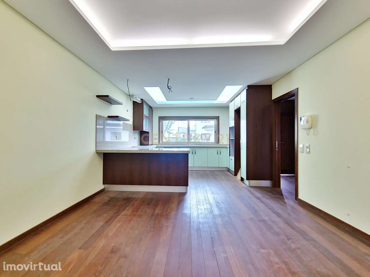 Moradia T4+1 com ótima localização em Vila Nova de Gaia - Grande imagem: 2/48