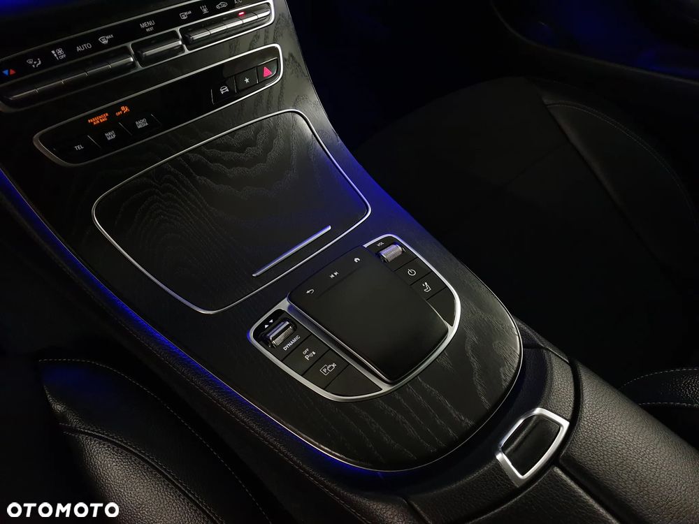 Mercedes-Benz Klasa E 300 de 4Matic 9G-TRONIC AMG Line - 34