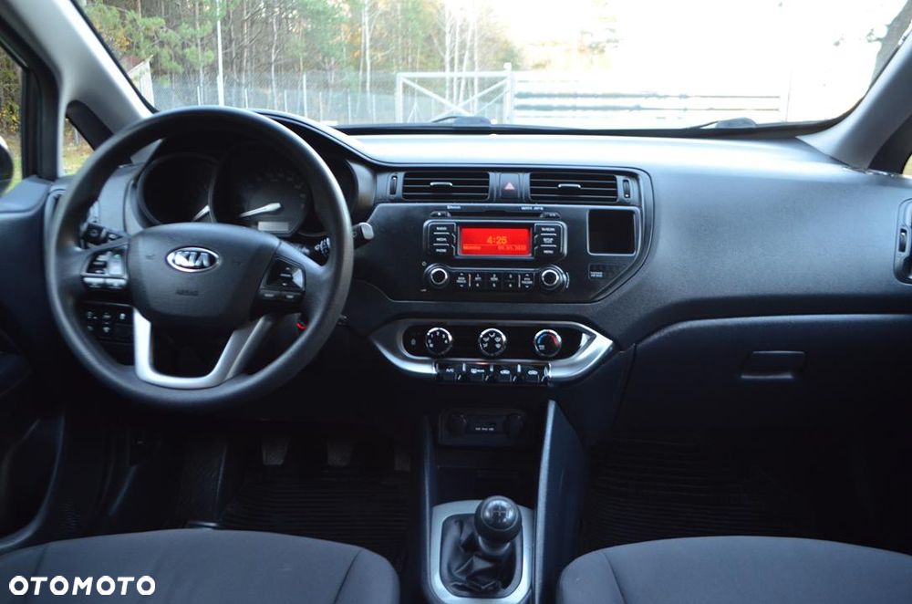Kia Rio - 33