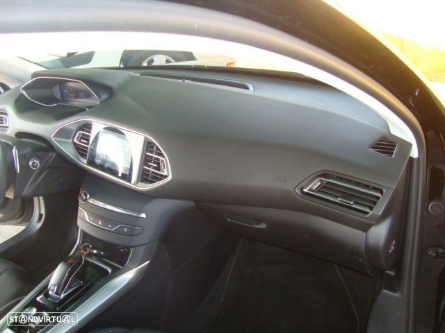 Peugeot 308 SW 1.5 BlueHDi Allure EAT6 - 23