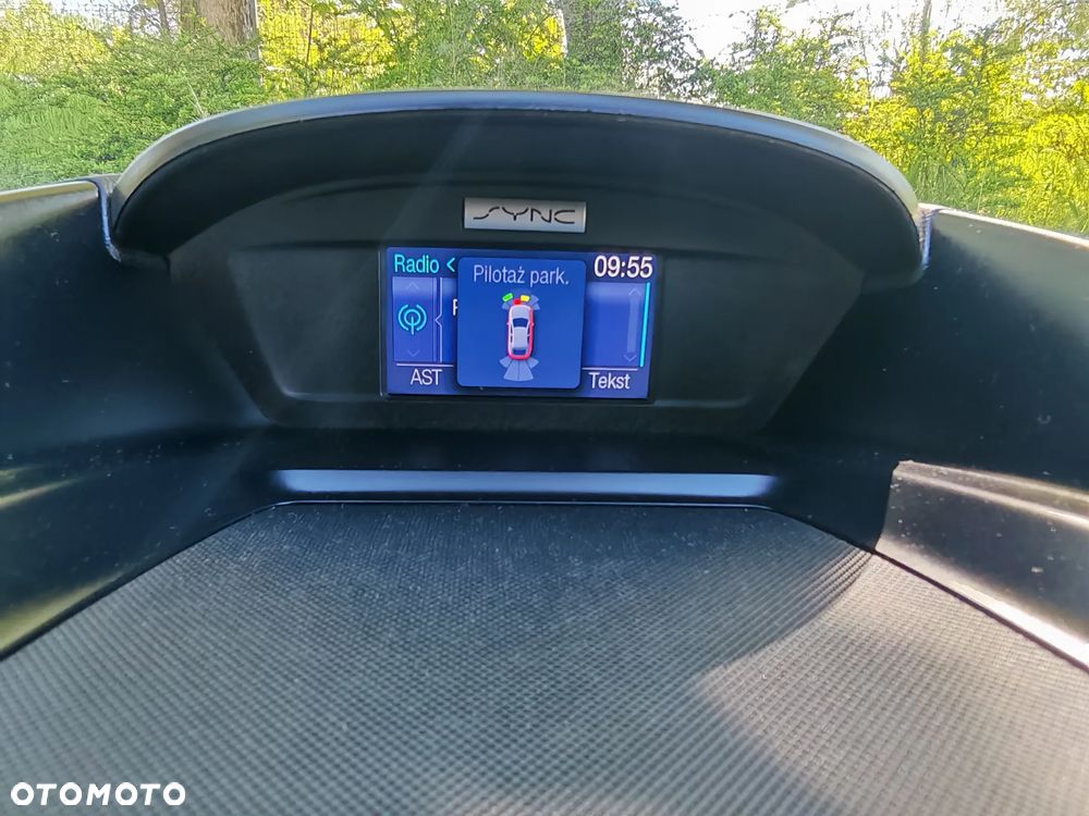 Ford Kuga 1.5 EcoBoost 2x4 Titanium - 24