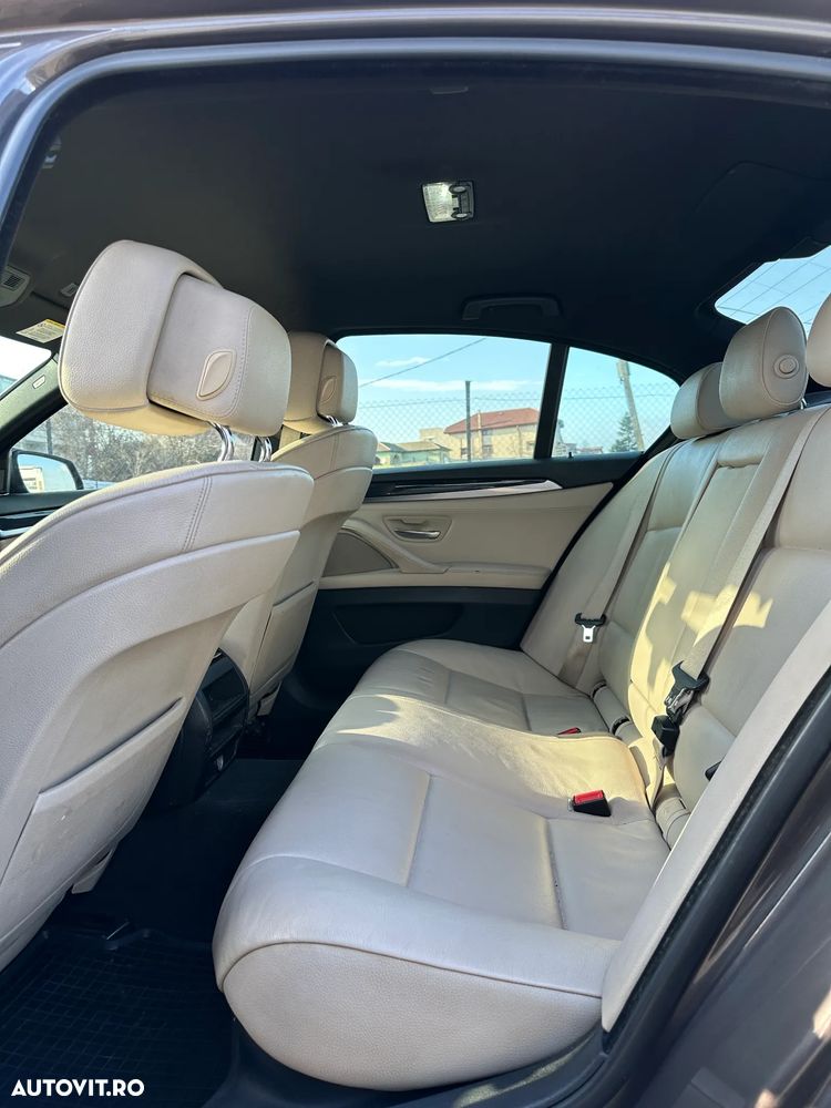 BMW Seria 5 520d Efficient Dynamics Edition - 13