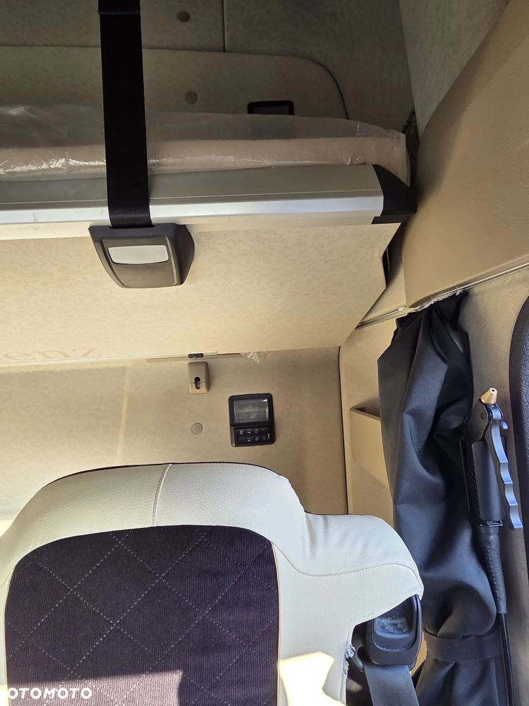 Mercedes-Benz ACTROS 2251 Giga Space - 11