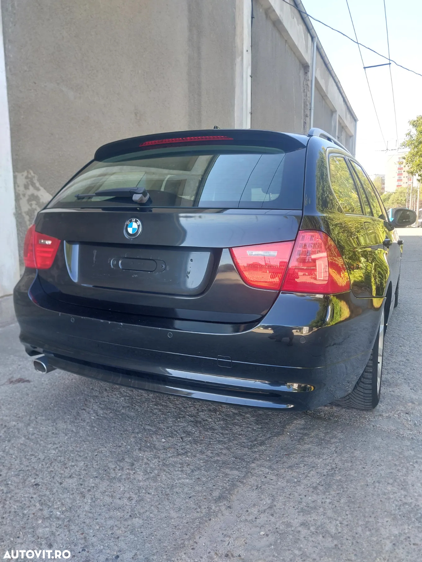 BMW Seria 3 318d DPF Touring Aut. - 12