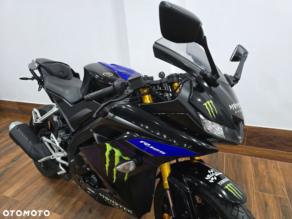 Yamaha YZF - 3