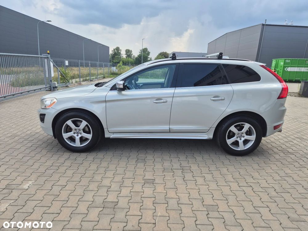 Volvo XC 60 2.4D R-Design - 19