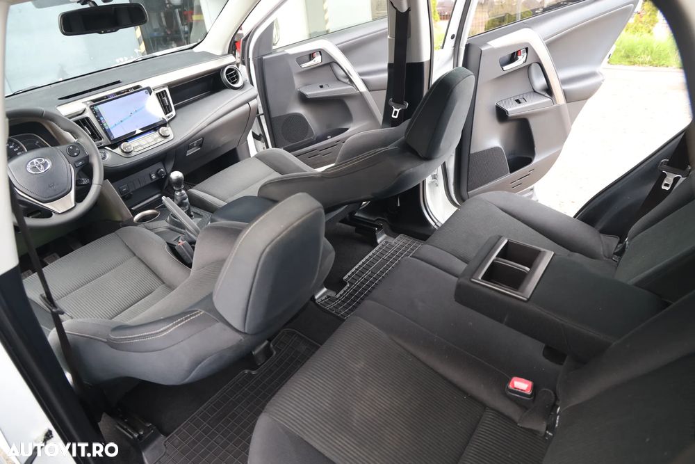 Toyota RAV4 2.0 D-4D 4x4 - 8