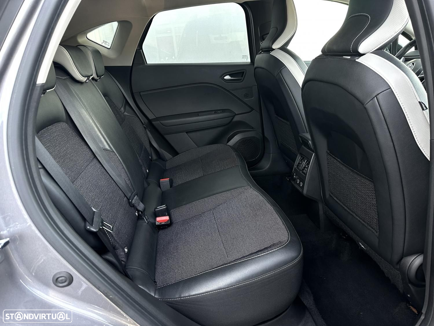 Renault Captur 1.0 TCe Exclusive - 23