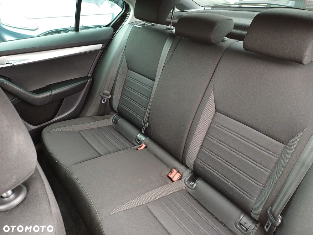 Skoda Octavia 1.6 TDI DSG Clever - 18