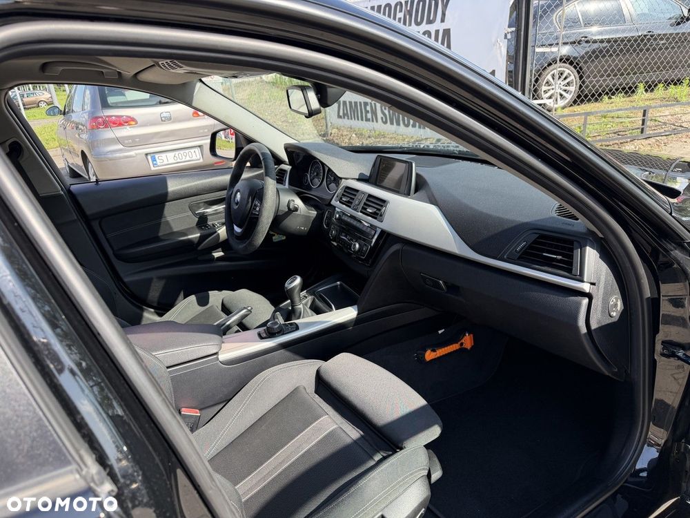 BMW Seria 3 318d - 12