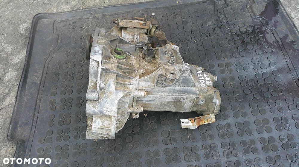 VW GOLF IV 1.6 16V SKRZYNIA BIEGÓW - 4