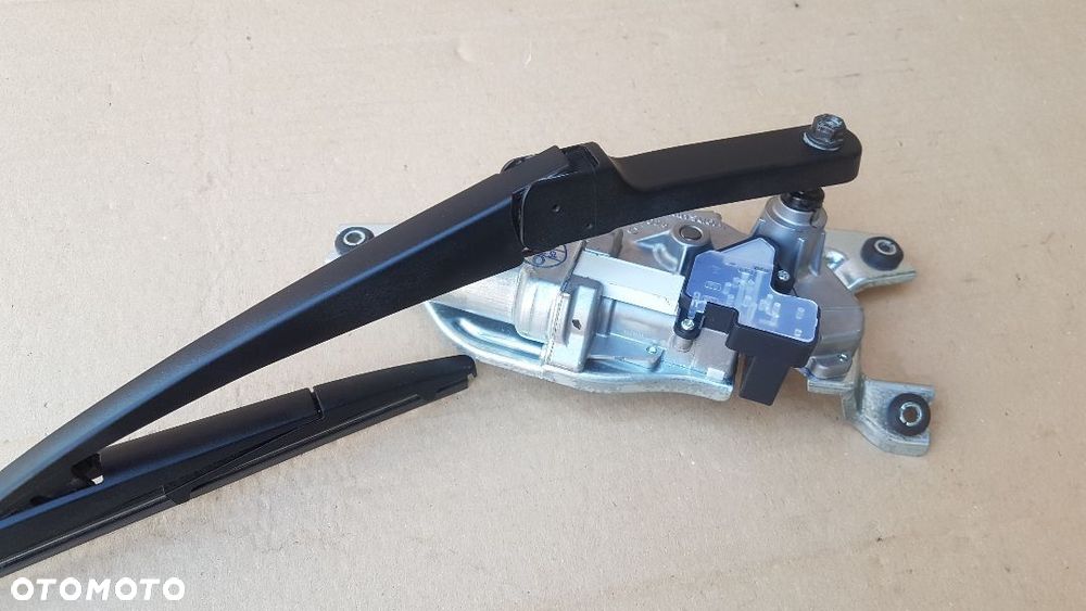 BMW 218d seria 2 F45 Active Tourer mechanizm ramię wycieraczki szyby tylnej - 3