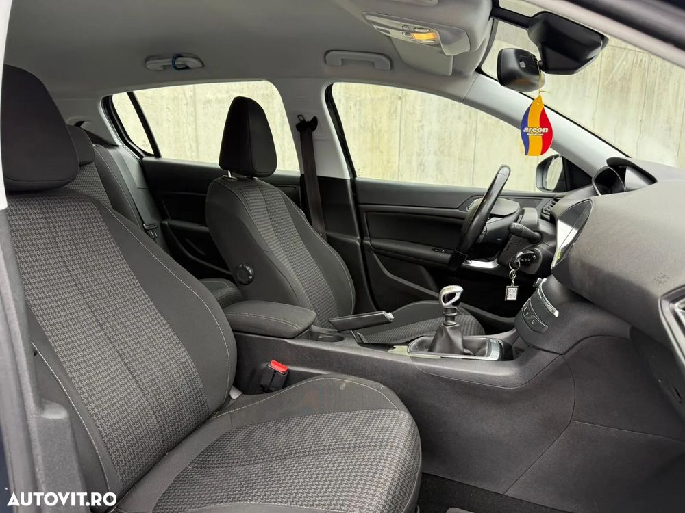 Peugeot 308 - 16
