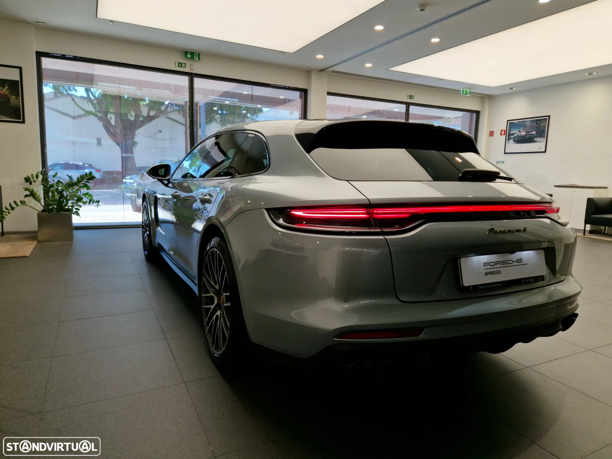 Porsche Panamera Sport Turismo 4 E-Hybrid Platinum Edition - 3
