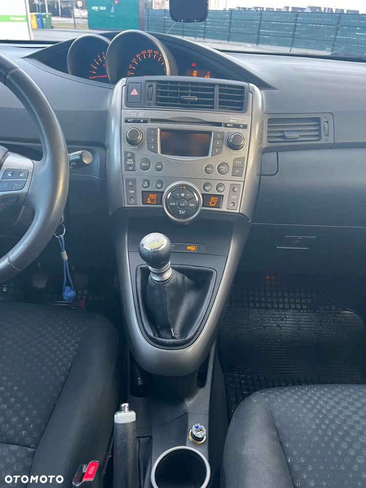 Toyota Verso 1.8 Sol 7os - 20