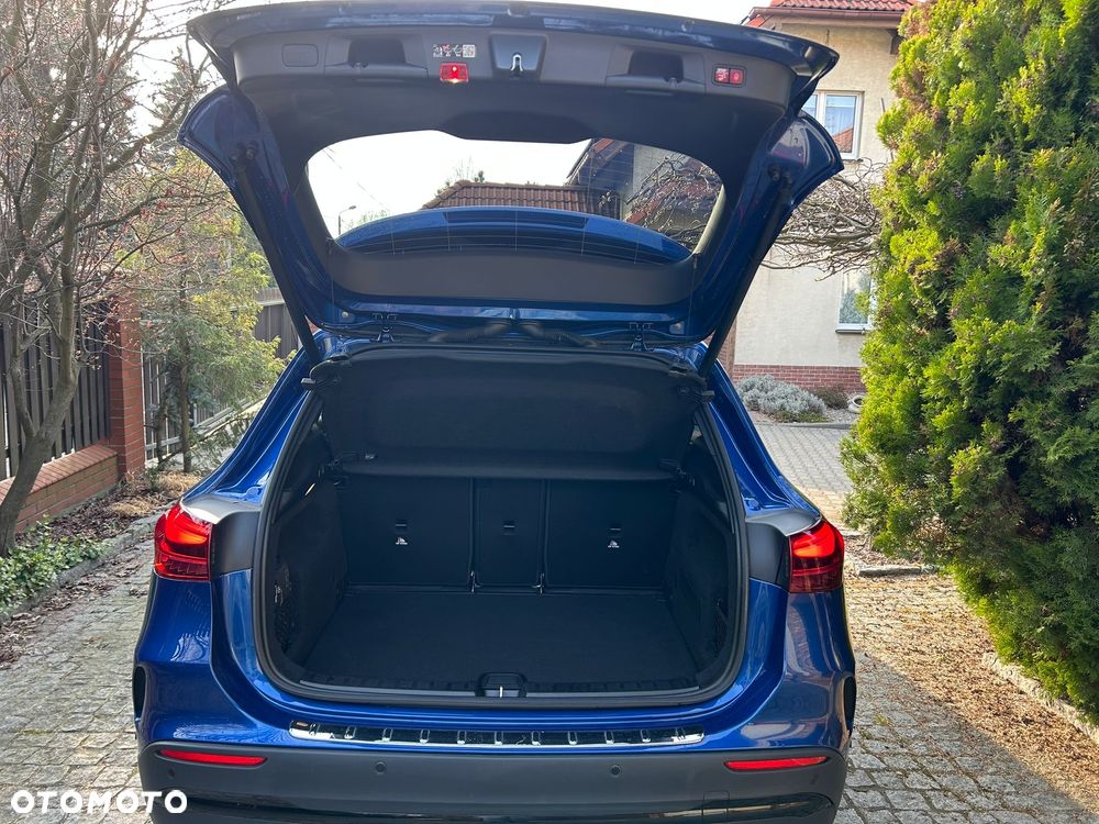 Mercedes-Benz GLA 250e AMG Line - 12