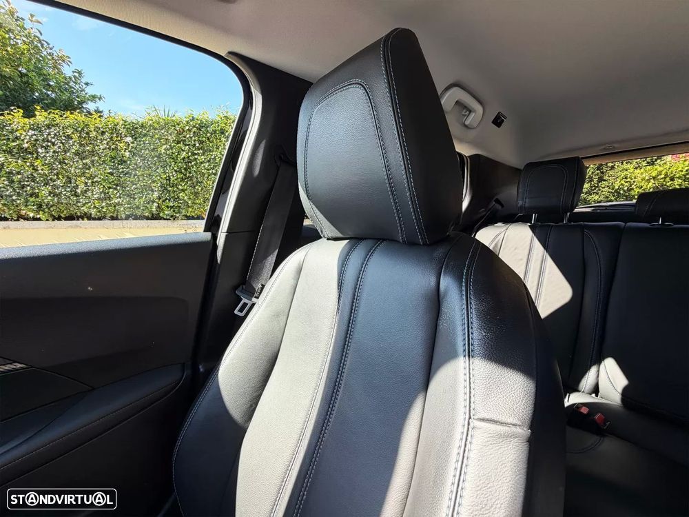 Peugeot e-2008 Allure - 16