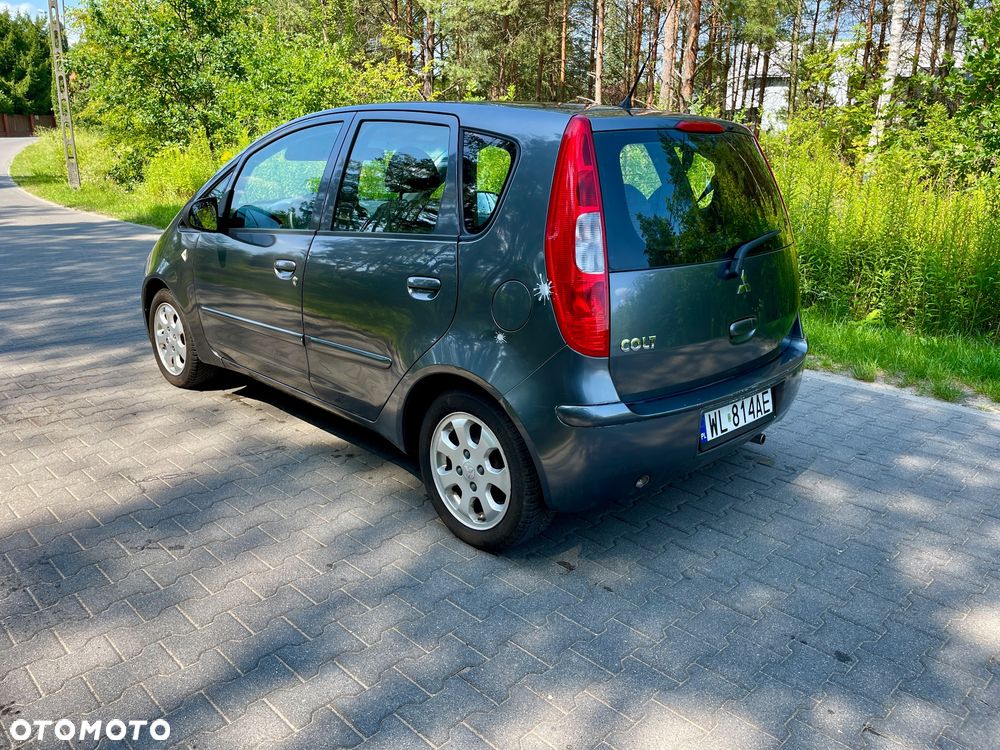 Mitsubishi Colt - 4