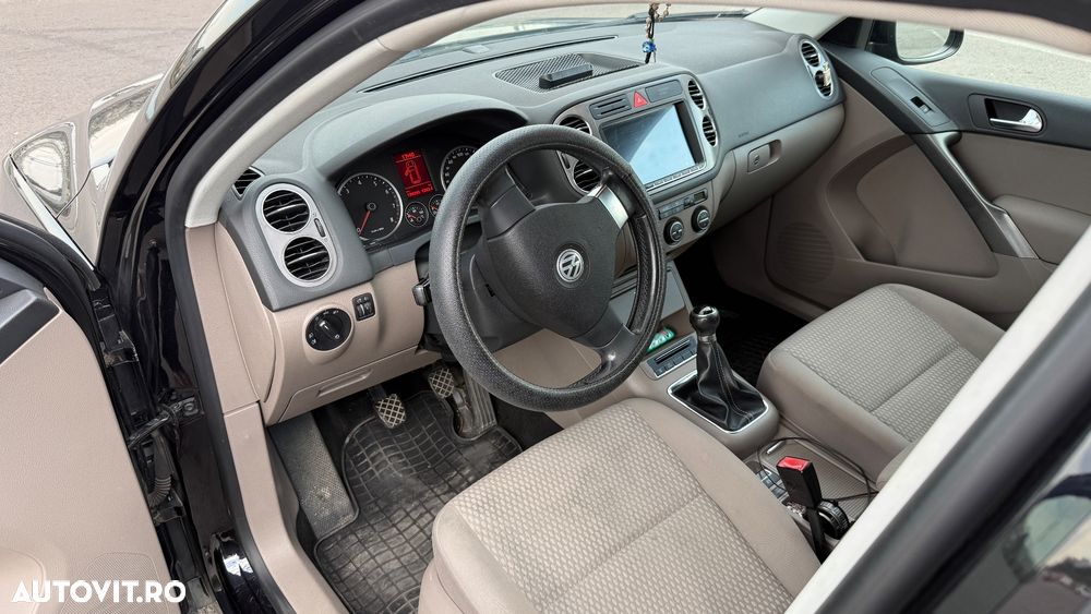 Volkswagen Tiguan - 13