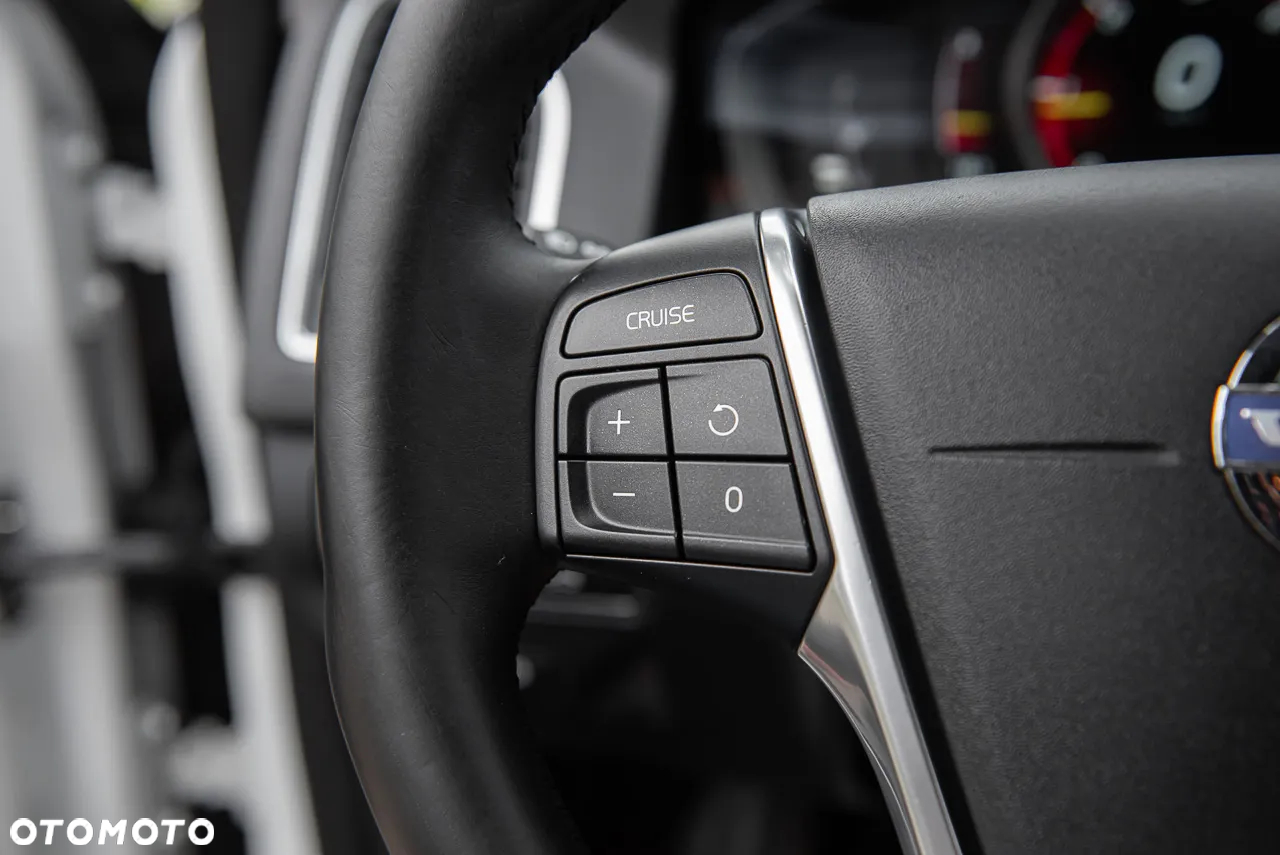 Volvo XC 60 D4 Geartronic Summum - 19