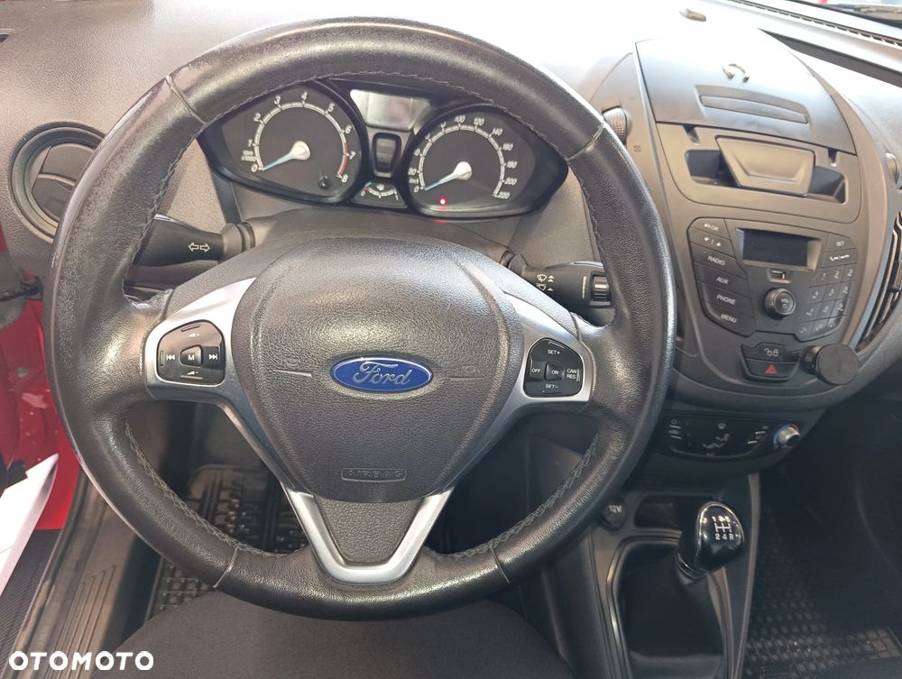 Ford Transit Courier - 14