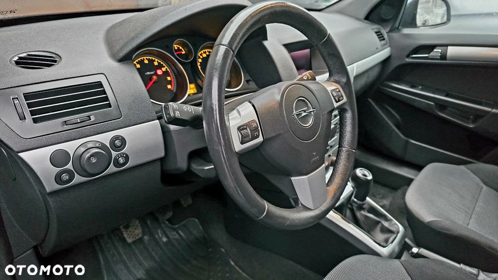 Opel Astra 1.6 Innovation - 12