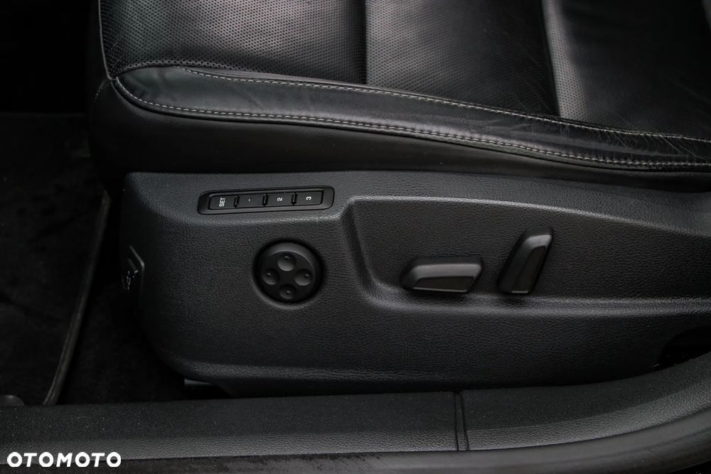 Skoda Superb 2.0 TDI DSG Exclusive - 31