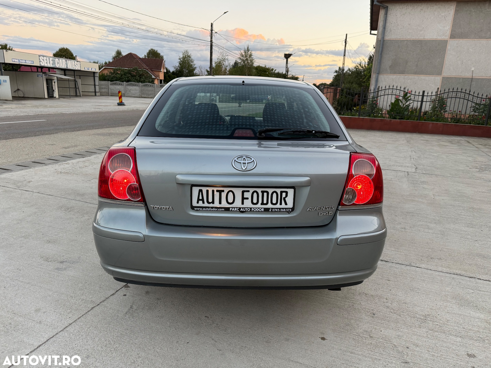 Toyota Avensis 2.0 D-4D Navi chrome - 12