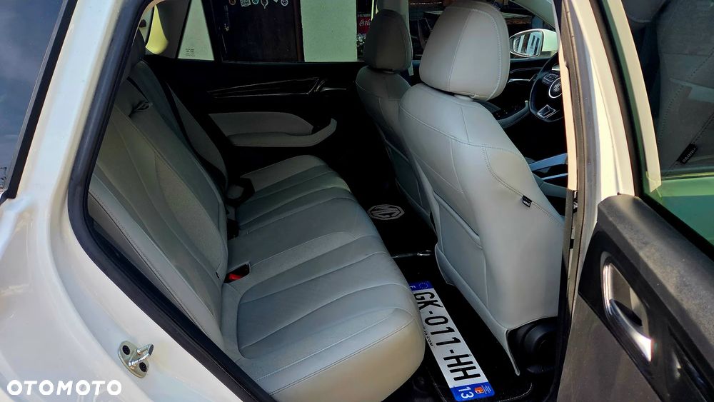 MG 5 Standard Luxury - 6
