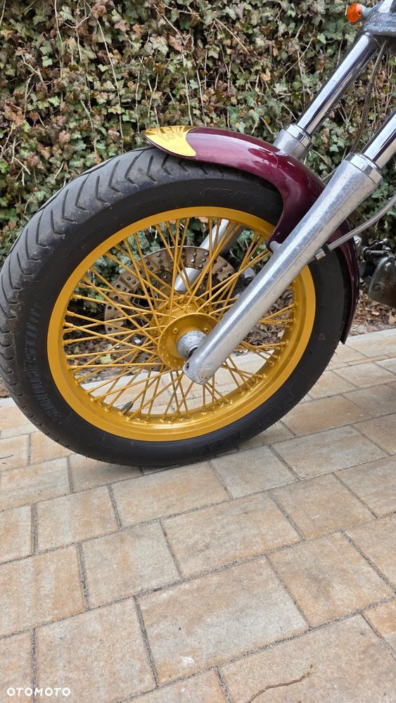 Suzuki Intruder - 12