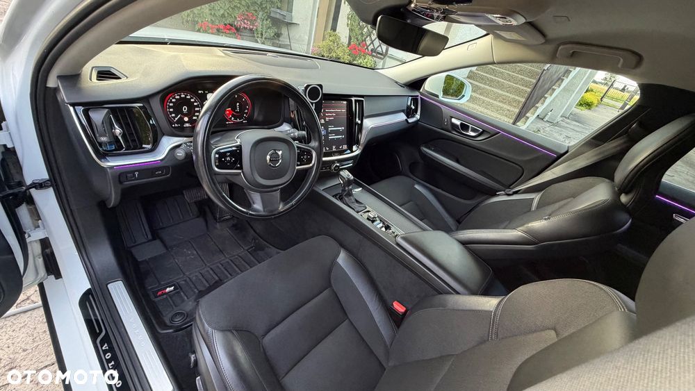 Volvo V60 D4 AWD Momentum Pro - 12