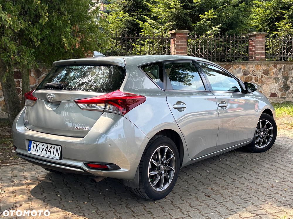 Toyota Auris 1.6 Premium MS - 6