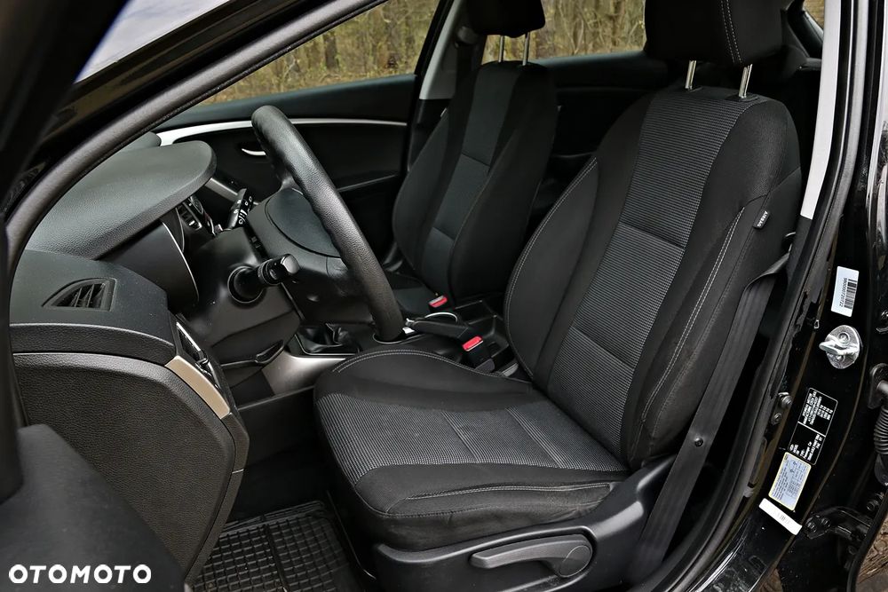 Hyundai i30 1.4 CRDi Advantage - 28